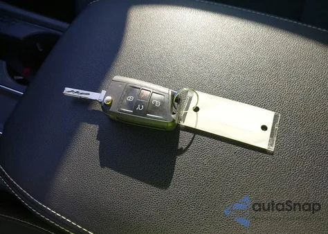 2021 Volkswagen Atlas Cross Sport 2.0T S z USA, uszkodzony, nr VIN 1V2AC2CA9MC237584